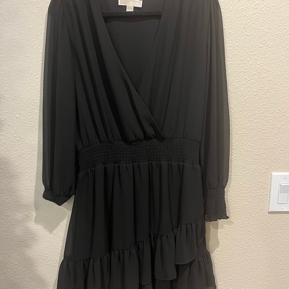 Black Micheal kors ruffled dress - Picture 4 of 4